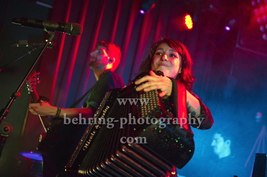 CARROUSEL, Sophie Burande am Akkordeon, Konzert im Privatclub, Berlin, 21.11.2017 (Photo: Christian Behring)