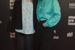 Regisseurin Borbála Nagy und Hauptdarstellerin Vera Sipos (v.l.), "MAMBO MATERNICA",  Photo Call zur Premiere und Festival-Eröffnung, achtung berlin filmfestival, Colosseum, Berlin, 15.04.2026