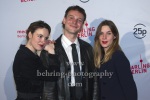 Victoria Schulz, Leonard Scheicher und Maya Unger, "VAMOS A LA PLAYA", Photo Call am Roten Teppich zur Eröffnung des "Achtung Berlin Filmfestival" im Kino Colloseum, Berlin, 12.04.2023