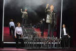 Markus Gertken ( Hans Otto), Imogen Kogge (Katia Mann / Therese Giehse), Boris Aljinović (Klaus Mann), "Amazing Family", Renaissance-Theater, Berlin, Fotoprobe am 24.06.2021 (Premiere am 27.06.2021),