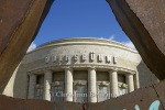 Räuberrad, Skulptur von Bert Neumann und Rainer Haussmann vor der Volksbuehne auf dem Rosa-Luxemburg-Platz, "STADTANSICHTEN", Berlin, 17.04.2020