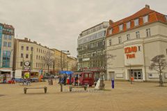Kino Toni am Antonplatz 1 in Weissensee mit Imbisswagen davor, "STADTANSICHTEN", Berlin, 02.04.2020