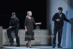 Corinna Harfouch, Alexander Khuon, Enno Trebs,  "BIRTHDAY CANDLES", Fotoprobe am 27.04.2022, Deutsches Theater, Premiere am 29.04.2022
