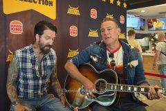 "The BossHoss - Das kleinste Konzert ihrer Bandgeschichte", Live Performance von Alec und Sascha im Burger King in der Landsberger Allee 119, Berlin, 18.06.2026