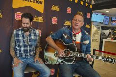 "The BossHoss - Das kleinste Konzert ihrer Bandgeschichte", Live Performance von Alec und Sascha im Burger King in der Landsberger Allee 119, Berlin, 18.06.2026