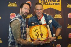 "The BossHoss - Das kleinste Konzert ihrer Bandgeschichte", Live Performance von Alec und Sascha im Burger King in der Landsberger Allee 119, Berlin, 18.06.2026