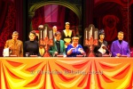 Boris Aljinovic (Wodsworth), Johanna Asch (Yvette), Lilian Griebeit (statt Chiara Schoras als Madame Roth), Mackie Heilmann (Mrs. Peacock), Katharina Blaschke (Frau Weiß), Jörg Seyer (Oberst von Gotow), Max von Pufendorf (Professor Bloom), Mathias Britschgi (Mr. Green), Adisat Semenitsch (verschiedene), "CLUEDO - Das Mörderspiel", Fotoprobe am 14.03.2024 in der Komödie am Kurfürstendamm Potsdamer Platz, Berlin, Premiere: 17.03.2024
