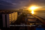 Sonnenuntergang, Blick aus dem Hotel "Rivera" auf den Malecon Richtung Westen, Havanna, Cuba, 20.01.2015 [(c) Christian Behring, www.christian-behring.com]