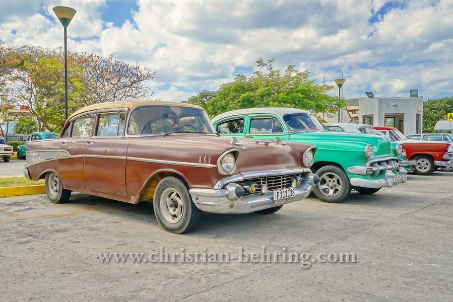 US-Oldtimer auf einem Parkplatz, Miramar, Havanna, Cuba, 01.02.2015 [(c) Christian Behring, www.christian-behring.com]