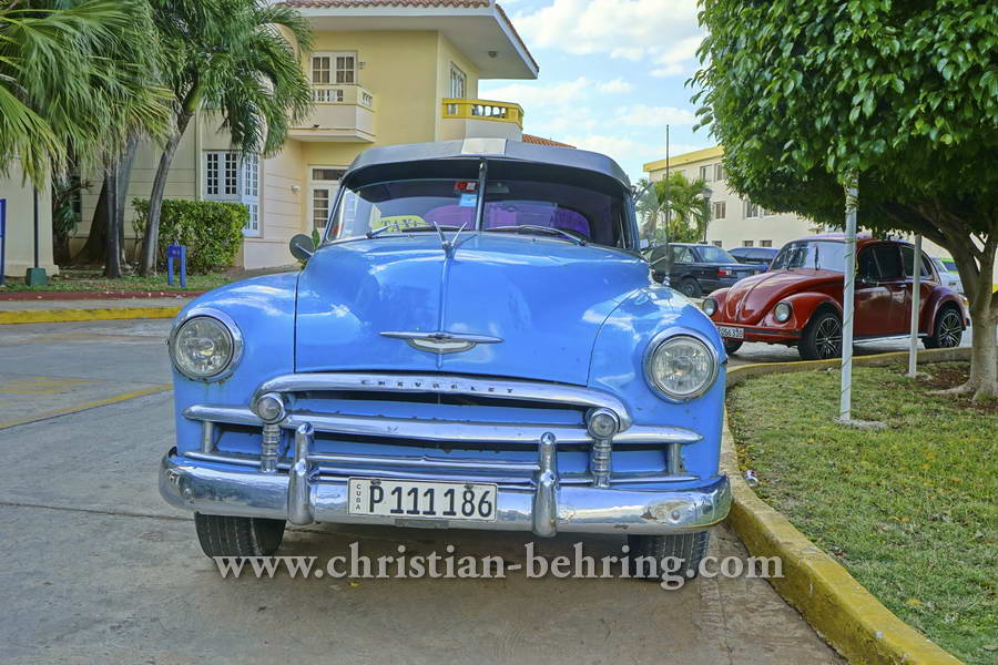 US-Oldtimer auf einem Parkplatz, Miramar, Havanna, Cuba, 01.02.2015 [(c) Christian Behring, www.christian-behring.com]