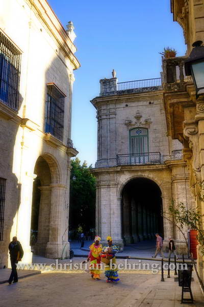 Frauen in historischen Kostuemen, la habana vieja, Havanna, Cuba, 28.01.2015 [(c) Christian Behring, www.christian-behring.com]