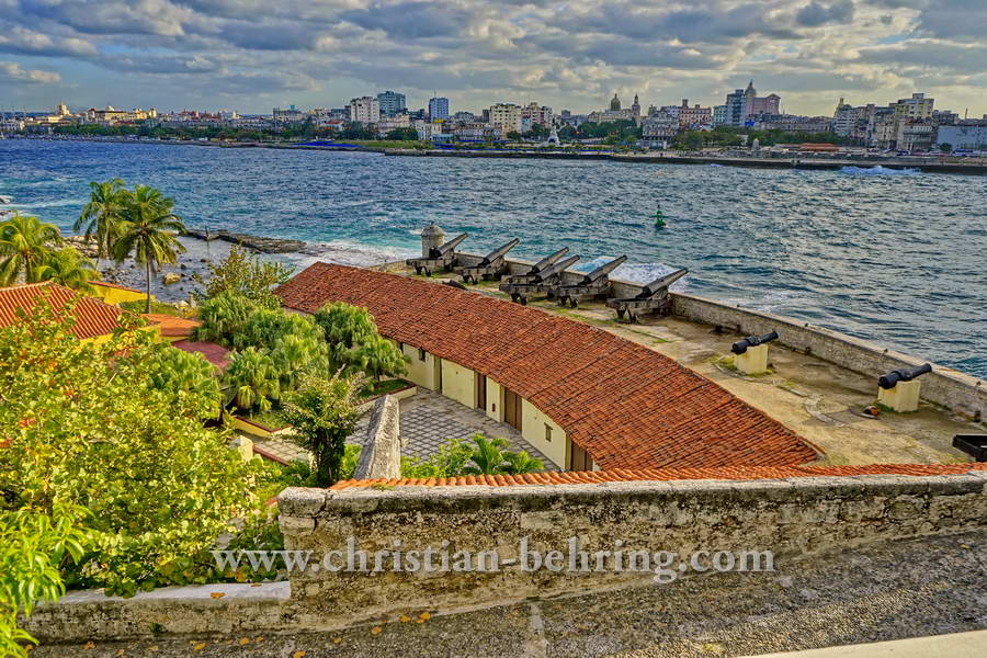 Blick ueber die Hafenbucht von Havanna auf die Altstadt La Habana Vieja, Havanna, Cuba, 27.01.2015 [(c) Christian Behring, www.christian-behring.com]