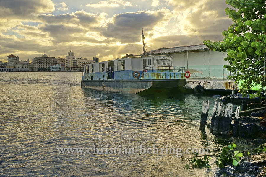 Hafenfaehre an der Anlegestelle in Casablanca, Havanna, Cuba, 27.01.2015 [(c) Christian Behring, www.christian-behring.com]