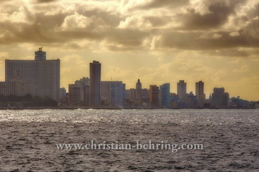 Blick ueber die Hafenbucht von Havanna Richtung Malecon mit dem Hotel Nacional, Havanna, Cuba, 27.01.2015 [(c) Christian Behring, www.christian-behring.com]