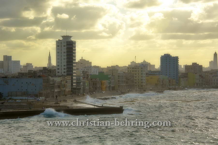 Blick ueber die Hafenbucht von Havanna Richtung Malecon, Havanna, Cuba, 27.01.2015 [(c) Christian Behring, www.christian-behring.com]
