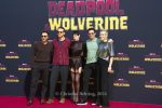 Shawn Levy (Regisseur), die Darsteller Ryan Reynolds, Hugh Jackman, Emma Corrin, und Wendy Jacobson (Produzentin), "DEADPOOL & WOLVERINE" (Kinostart: 24.07.2024), Rot-Gelber Teppich beim Fan-Event auf dem Uber Platz in Berlin, 07.07.2024