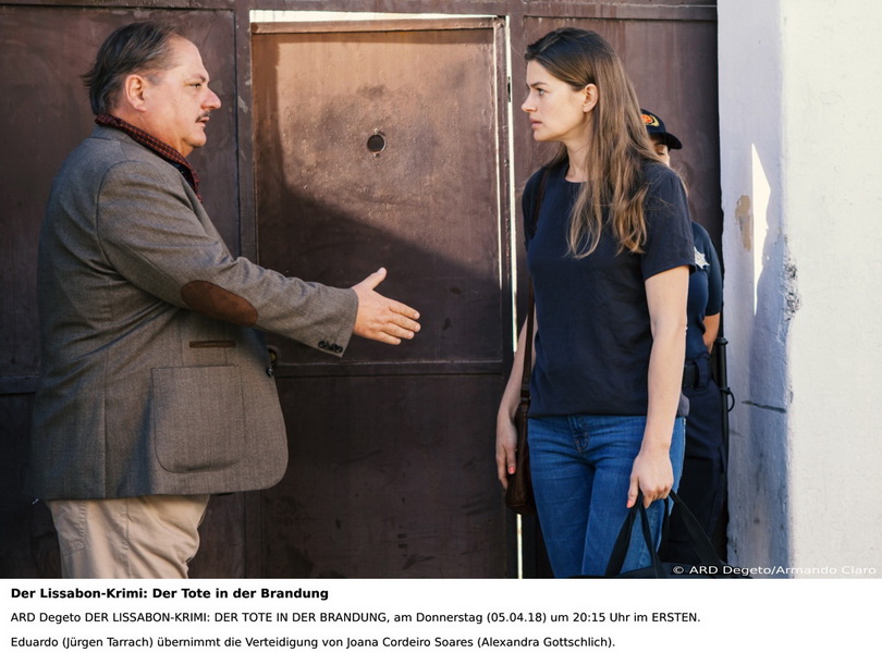 8_Lissabon_Krimi_D_Tote_i_d_Brandung