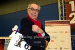 Dieter Kosslick mit Berlinale-Shop-Produkten, "66. Berlinale - Programmpressekonferenz", Photo Call im Presse- und Informationsamt der Bundesregierung, Berlin, 02.02.2016