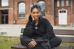 "Dominique Fils-Aime", Photocall, "Siebenklang-Festival im Ofenhaus Am Gaswerk, Bernau bei Berlin, 27.03.2026
