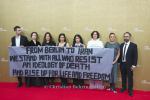 Protest des iranischen Filmteams, "EUROPEAN FILM AWARDS Berlin 2026", Photo Call im Haus der Kulturen der Welt, Berlin, 17.01.2026
