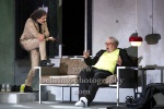 Aljoscha Stadelmann (Bernhard), Harald Schrott (Der Mann), "EINSZWEIUNDZWANZIG VOR DEM ENDE" (Deutschsprachige Erstaufführung), Fotoprobe am 02.06.2023 im Renaissance-Theater, Berlin, Premiere: 04.06.2023