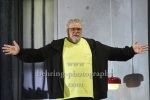 Aljoscha Stadelmann (Bernhard), "EINSZWEIUNDZWANZIG VOR DEM ENDE" (Deutschsprachige Erstaufführung), Fotoprobe am 02.06.2023 im Renaissance-Theater, Berlin, Premiere: 04.06.2023