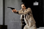 Harald Schrott (Der Mann), "EINSZWEIUNDZWANZIG VOR DEM ENDE" (Deutschsprachige Erstaufführung), Fotoprobe am 02.06.2023 im Renaissance-Theater, Berlin, Premiere: 04.06.2023