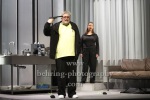 Aljoscha Stadelmann (Bernhard), Julia Jäger (Clara), "EINSZWEIUNDZWANZIG VOR DEM ENDE" (Deutschsprachige Erstaufführung), Fotoprobe am 02.06.2023 im Renaissance-Theater, Berlin, Premiere: 04.06.2023
