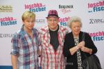 Oliver Sechting, Rosa von Praunheim, Helene Schwarz,  "Joschka und Herr Fischer", Premiere des neuen Films von Pepe Danquart im Delphi Kino Berlin, auf dem Roten Teppich, Filmpremiere.