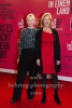 Petra Zieser mit ihrer Tochter Emilia, "IN EINEM LAND DAS ES NICHT MEHR GIBT", Photocall am Roten Teppich zur Berlin-Premiere in einem Kino, das es nicht mehr gibt, dem Colosseum, Berlin, 05.10.2022