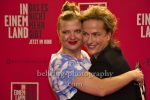 Jördis Triebel, Claudia Michelsen, "IN EINEM LAND DAS ES NICHT MEHR GIBT", Photocall am Roten Teppich zur Berlin-Premiere in einem Kino, das es nicht mehr gibt, dem Colosseum, Berlin, 05.10.2022