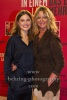 Marlene Burow,  Aelrun Goette, "IN EINEM LAND DAS ES NICHT MEHR GIBT", Photocall am Roten Teppich zur Berlin-Premiere in einem Kino, das es nicht mehr gibt, dem Colosseum, Berlin, 05.10.2022