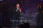 "Roland Kaiser", Konzert im Rahmen der "Stromaufwaerts - Kaiser singt Kaiser"-Tour in der Mercedes-Benz Arena, Berlin, 01.12.2018, (Aufzeichnung fuer rbb: Am Freitag, 28. Dezember 2018 um 20.15 Uhr im rbb Fernsehen)