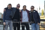 "Kid Colling Cartel" (Konzert am 21.10.2018 im HANGAR 49), David Franco (Bassist), Nicolas Goulay (Keyboarder, nur auf der Tour), Kid Colling (Saenger, Gitarrist), Florian Pons (Drummer), Photocall, An der Michaelkirchbruecke, Berlin, 21.10.2018 (Photo: Christian Behring)