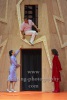 Trystan Pütter, Sophie Rois, Kotbong Yang, "Liebe, einfach ausserirdisch", Fotoprobe am 28.06.2022, Deutsches Theater, Premiere am 01.07.2022