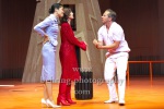 Trystan Pütter, Sophie Rois, Kotbong Yang, "Liebe, einfach ausserirdisch", Fotoprobe am 28.06.2022, Deutsches Theater, Premiere am 01.07.2022