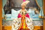 Anna Thalbach, "MARIE-ANTOINETTE oder Kuchen für alle!", Fotoprobe am 27.10.22 in der Komödie am Kurfürstendamm im Schiller Theater, Premiere am 31.10.2022
