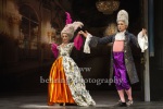 Anna Thalbach, Alexander Simon, "MARIE-ANTOINETTE oder Kuchen für alle!", Fotoprobe am 27.10.22 in der Komödie am Kurfürstendamm im Schiller Theater, Premiere am 31.10.2022