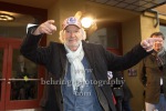 "Hommage an Michael Gwisdek: Der Tangospieler", Michael Gwisdek mit Blumenstraus, Achtung-Berlin-Festival, Roter Teppich zur Eroeffnung im Kino Babylon,  Berlin, 22.04.2017