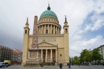 St. Nikolai Kirche mit Obelisk davor, "POTSDAM", Potsdams Neue Mitte, 25.04.2024