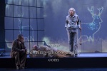 Jytte-Merle Böhrnsen (Münchhausen), Matthias Freihof (Freud), Marcus Ganser, "MÜNCHHAUSEN - ODER FREUDS LETZTE REISE", Fotoprobe am 20.09.2022 in der Komödie am Kurfürstendamm im Schiller Theater, Premiere am 25.09.2022