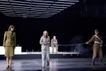 Jytte-Merle Böhrnsen (Münchhausen), Matthias Freihof (Freud), Karina Krawczyk, Max Ortner, "MÜNCHHAUSEN - ODER FREUDS LETZTE REISE", Komödie am Kurfürstendamm im Schiller Theater, Premiere am 25.09.2022