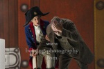 Jytte-Merle Böhrnsen (Münchhausen), Matthias Freihof (Freud), "MÜNCHHAUSEN - ODER FREUDS LETZTE REISE", Fotoprobe am 20.09.2022 in der Komödie am Kurfürstendamm im Schiller Theater, Premiere am 25.09.2022