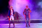 Jytte-Merle Böhrnsen (Münchhausen), Matthias Freihof (Freud), "MÜNCHHAUSEN - ODER FREUDS LETZTE REISE", Komödie am Kurfürstendamm im Schiller Theater, Premiere am 25.09.2022