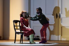 Katharine Mehrling (Sophia), Christin Nichols (Helena), "Sophia oder das Emde der Humanisten", Deutsche Erstaufführung, Fotoprobe am 11.03.2026 im Renaissance Theater, Berlin, Premiere am 15.03.2026