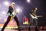 "SCORPIONS", Rudolf Schenker (g), Matthias Jabs (g), "50th Anniversary-Welttournee", Konzert in der Mercedes-Benz-Arena in Berlin, 02.12.2016 [Photo: Christian Behring]
