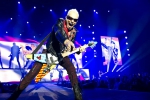 "SCORPIONS", Klaus Meine (voc), Rudolf Schenker (g), Matthias Jabs (g), Mikkey Dee (drums), Pawel Maciwoda (bg), "50th Anniversary-Welttournee", Konzert in der Mercedes-Benz-Arena in Berlin, 02.12.2016 [Photo: Christian Behring]
