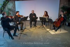 Sebestyen Sztathatosz (Geige), Timotej Willewaldt (Geige),Claudio Mansutti (Klarinette), Maria Ronchini (Viola), Pierluigi Ruggiero (Cello, Künstlerischer Leiter), "La musica italiana - 200 Jahre Leidenschaft und Sehnsucht mit dem Ensemble SineQuaNon Berlin", Photo Call zu den Konzerten am 09. + 10.05.2026 im Kühlhaus Berlin und im Konzerthaus Am Gendarmenmarkt, Berlin, 09.05.2026
