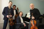 Sebastyen Sztathatosz (Violine), Pierluigi Ruggiero (Violoncello), Cyprien Katsaris (Klavier), Alfredo Zamarra (Viola), "SineQuaNon Berlin & Cyprien Katsaris", Photo Call zum Konzert am 30.05.2025 im Konzerthaus Am Gendarmenmarkt, Berlin, 29.05.2025