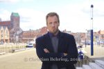 Dominic Boeer (Lars Poehlmann),  "SOKO WISMAR", Am Set vor dem Segelschiff Artemis, alter Holzhafen 15/17, 23966 Wismar, Germany, (Photo: Christian Behring, www.christian-behring.com)